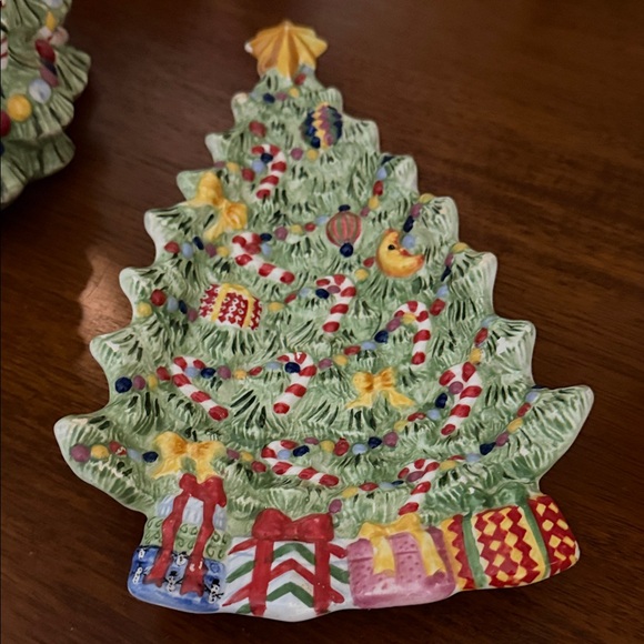 Festive Christmas Tree Pitcher and Tray Set - Picture 5 of 9